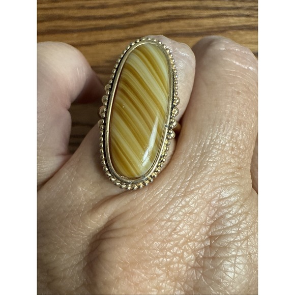 Vintage Signed Avon GoldTone Large Caramel Tone Cabochon Adjustable Size 6 Ring - Picture 1 of 5